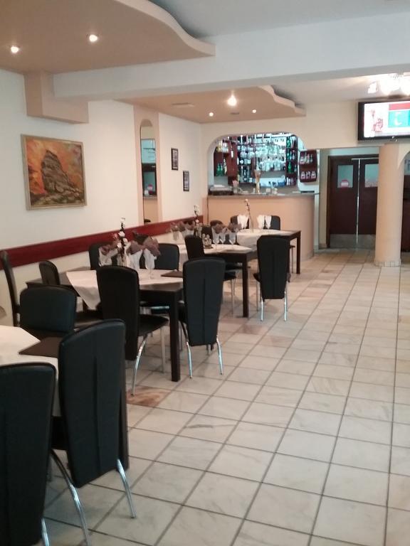 Pensiune Restaurant Sfinx Busteni Exterior photo